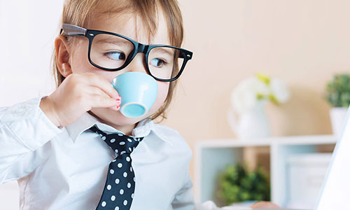 在家办公的自由职业者,自媒体作者的角色与挑战 在家办公的自由职业者,自媒体作者的角色与挑战